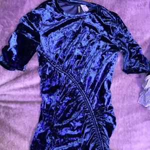 Mini-long velvet dress. Blue, fits size 12/M.